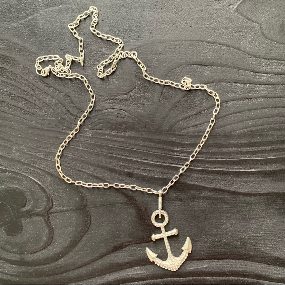 NWOT Long Rhinestone Anchor Statement Necklace